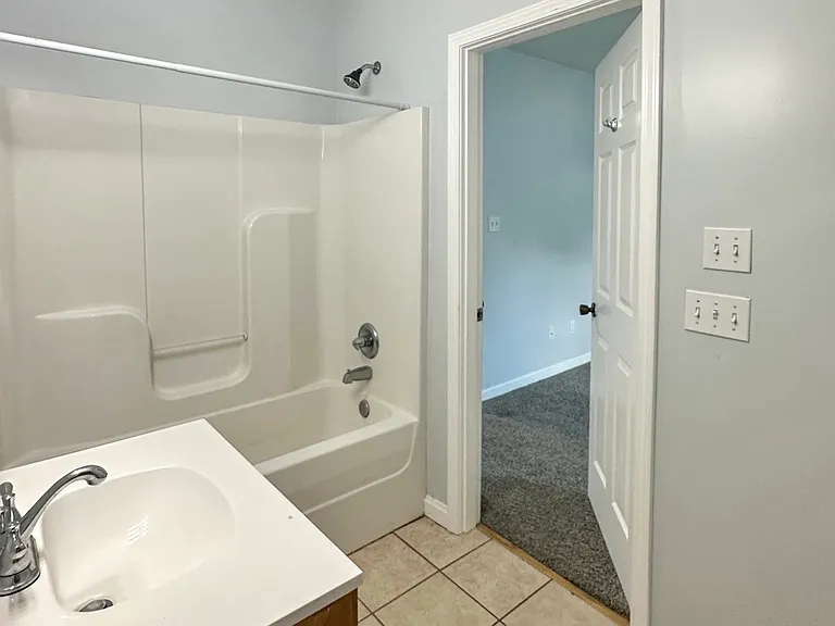 109 Evelyn Dr — Photo 10