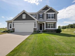 4775 Roaming Dr NE, Grand Rapids, MI 49525