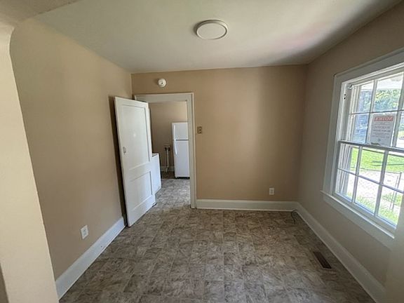 4th image of 304 Central Dr