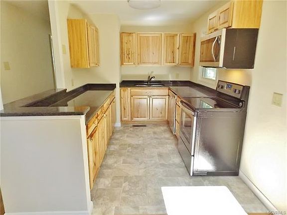 3rd image of 3309 Sussex Dr