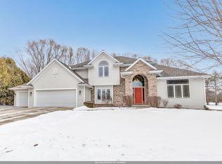 1941 Horseshoe Ln, De Pere, WI 54115
