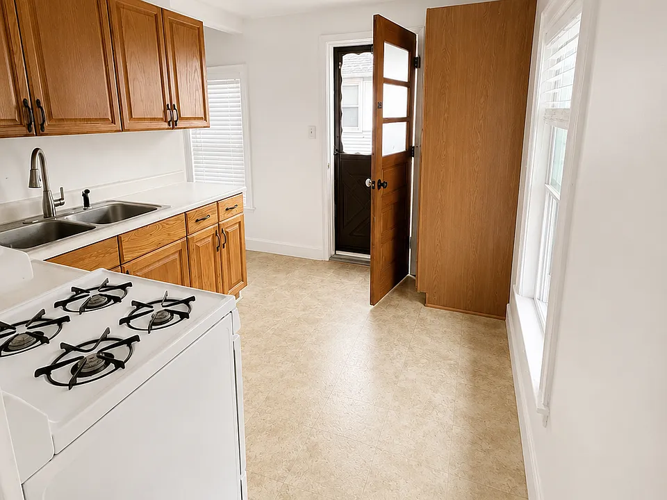 74 Woodbridge Ave #1