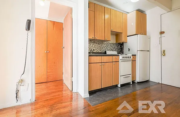 Rented by EXR | media 4