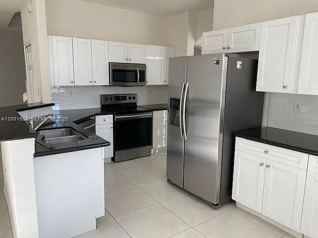 16568 SW 54th St — Photo 10