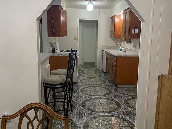 5th image of 1577 Catalpa St