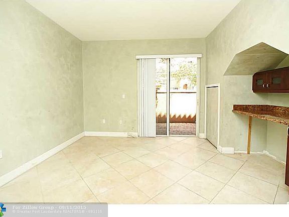 4th image of 704 SW 106th Ave #2006