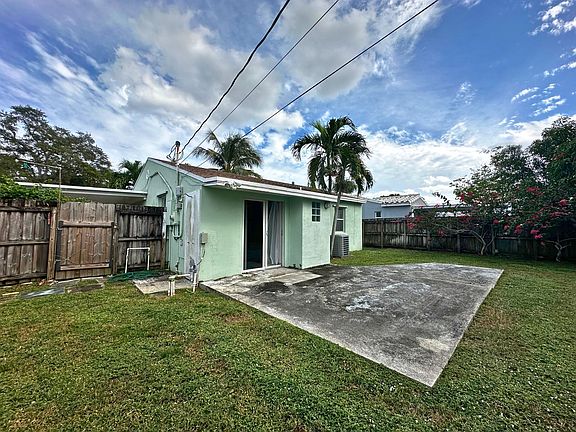 2nd image of 1241 NW 4th Ave