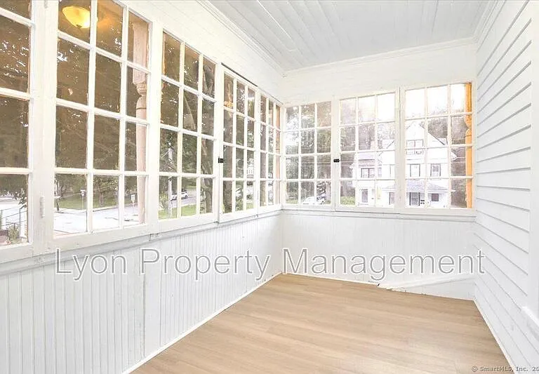 251-253 Jackson St #253 — Photo 4