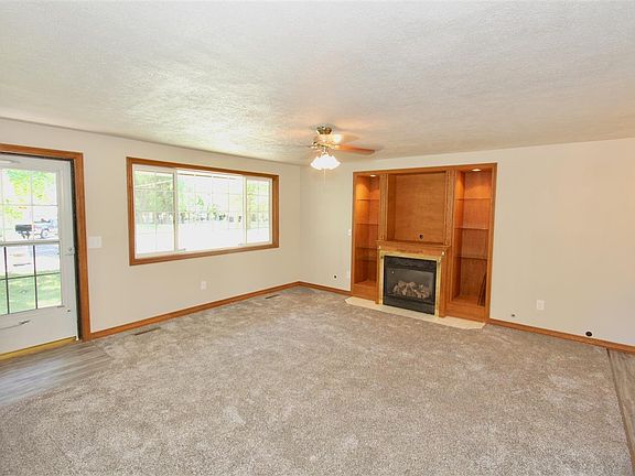 3rd image of 24903 E Heather Ln