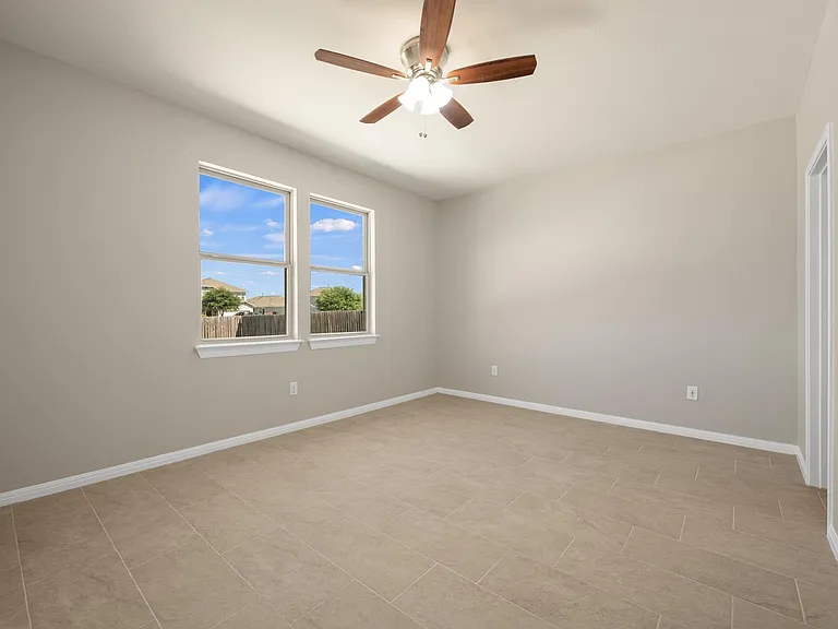 374 Triumph Rd — Photo 11