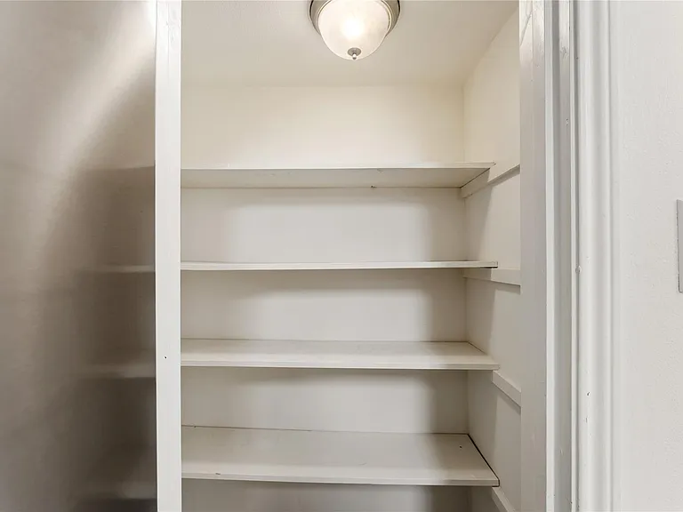 359 N Post Oak Ln #127 — Photo 13