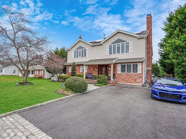 27 Debbie Lee Lane, Bohemia, NY 11716