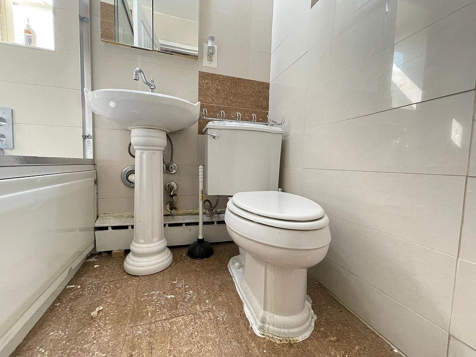 2nd image of 33 Duncan Ave #56F