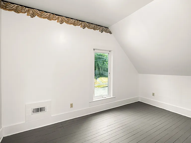 605 Terrace Ave — Photo 16