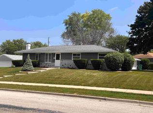 W149N8230 Norman Dr, Menomonee Falls, WI 53051