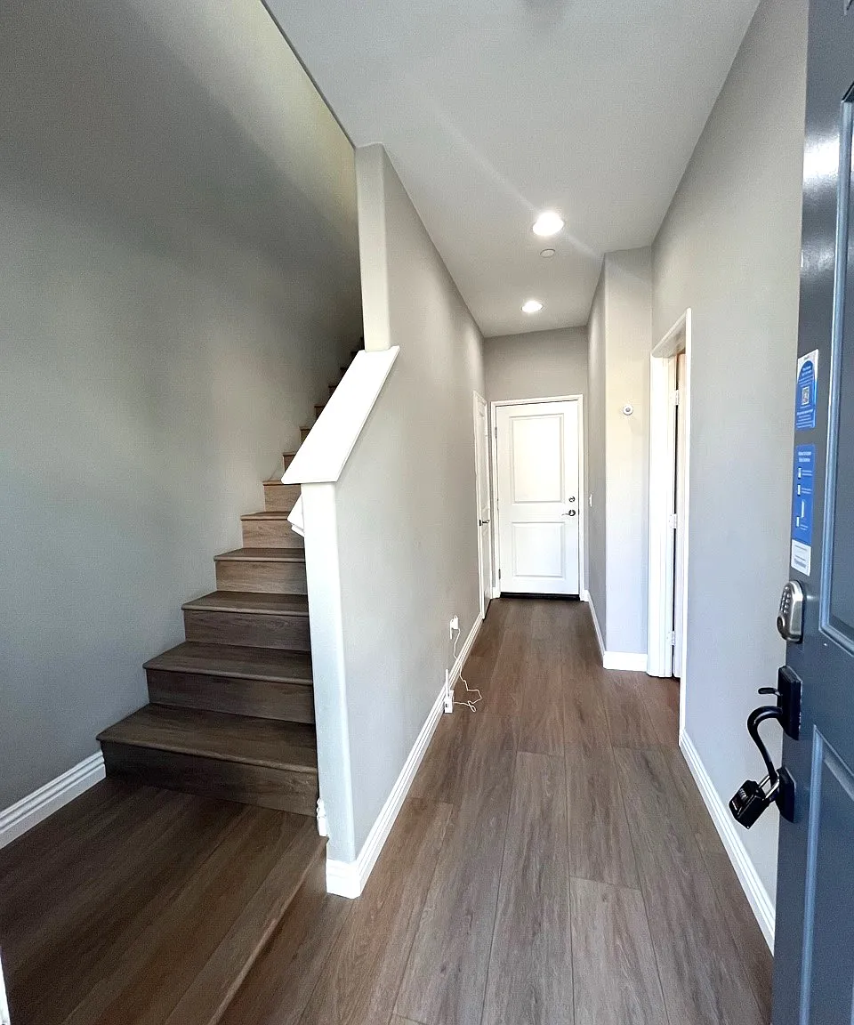 4 bed, 3.5 bath, 1751 sqft, $3,900 — Photo 3