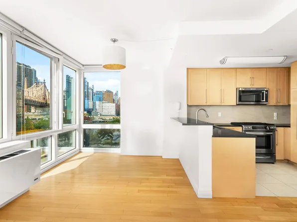 415 Main Street image 7 of 15