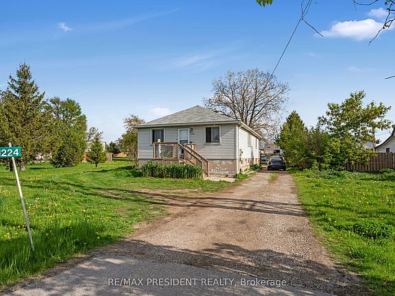 3rd image of 1224 Parkinson Rd