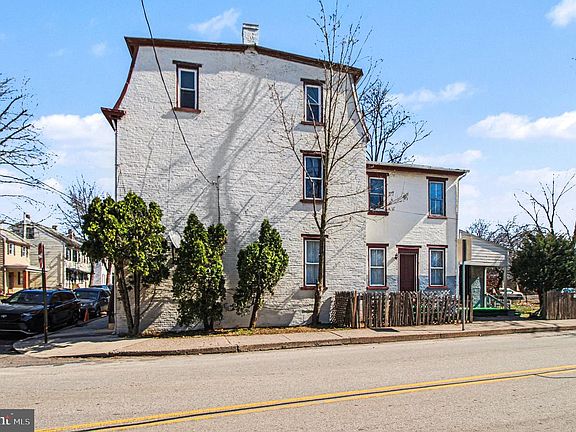 2nd image of 2 Walnut St