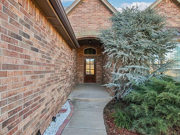 4th image of 15301 Western Vista Dr