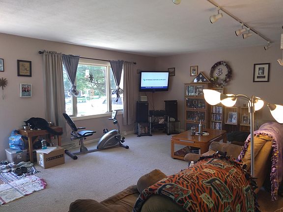 2nd image of 4067 Riverview Dr S