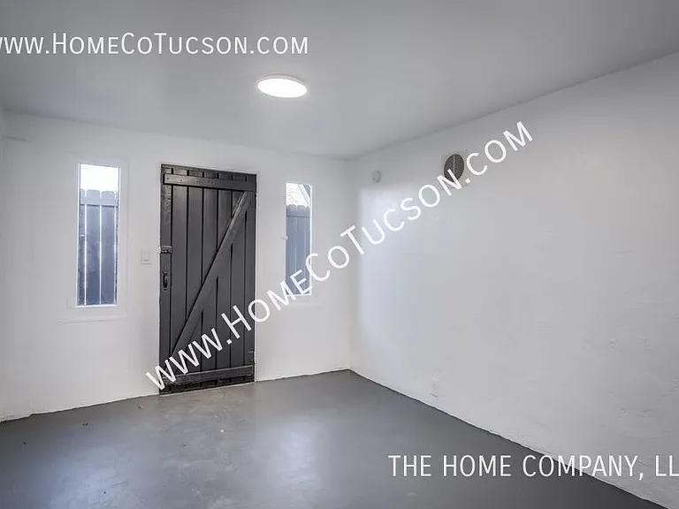 940 E Florita St — Photo 10