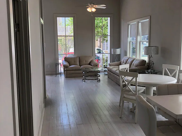 7529 Freret St — Photo 3