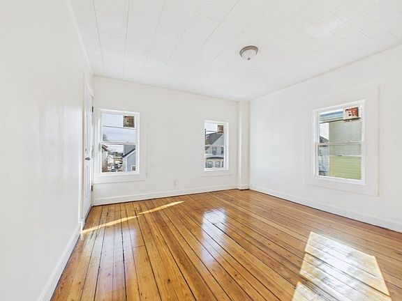 2nd image of 27 Nelson St #1