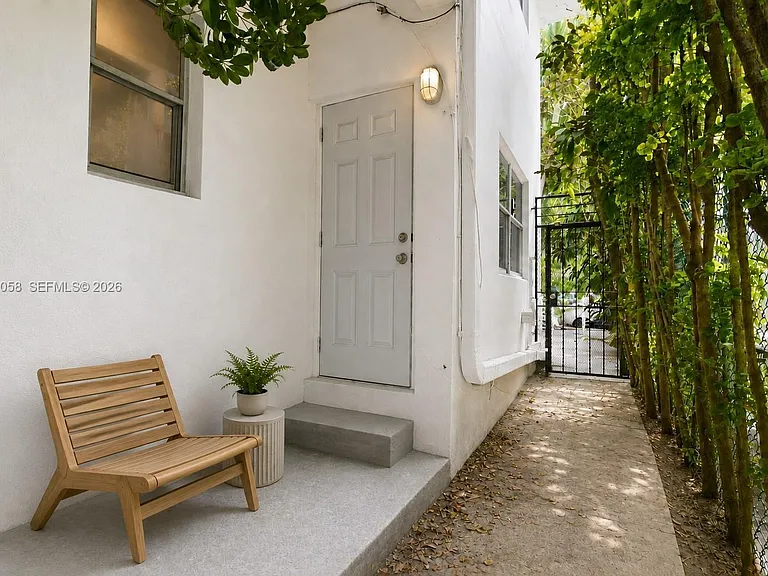 1000 7th St #4 — Photo 11