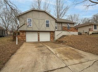 2936 SW Moore St, Blue Springs, MO 64015