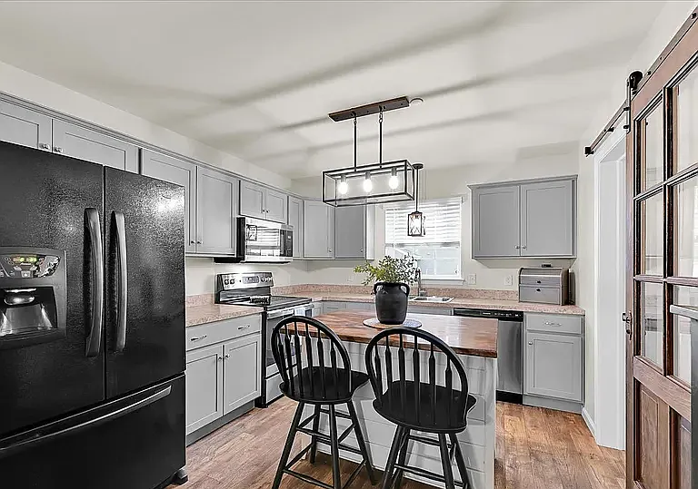 858 Byler Cir — Photo 14