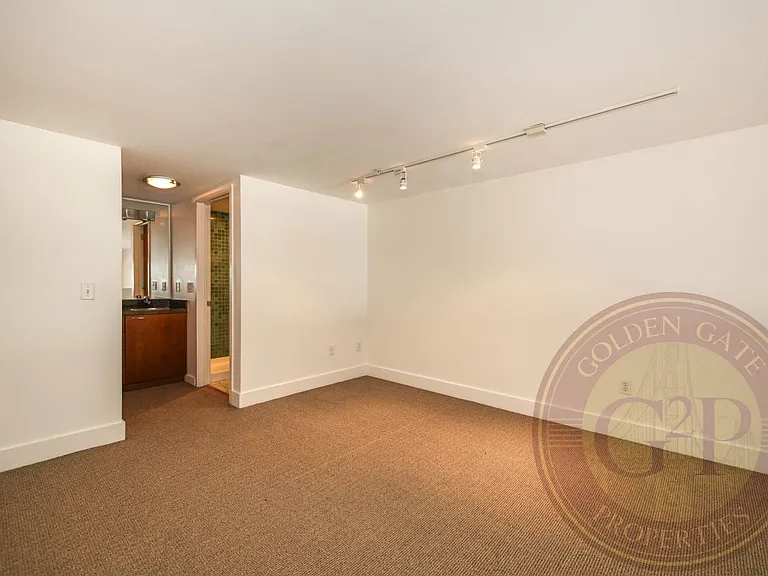 200 Townsend St #1 — Photo 24