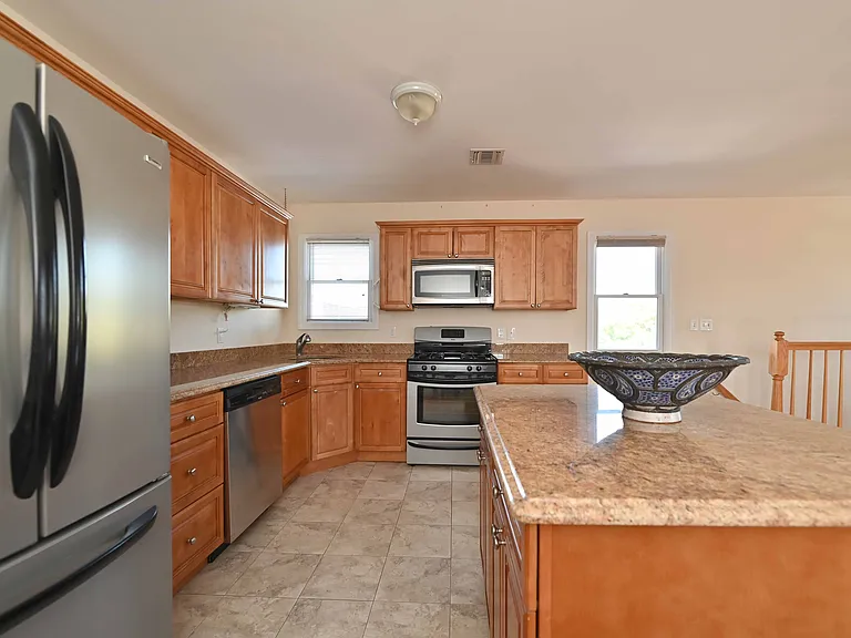 180 Fairbanks Ave #2 — Photo 13