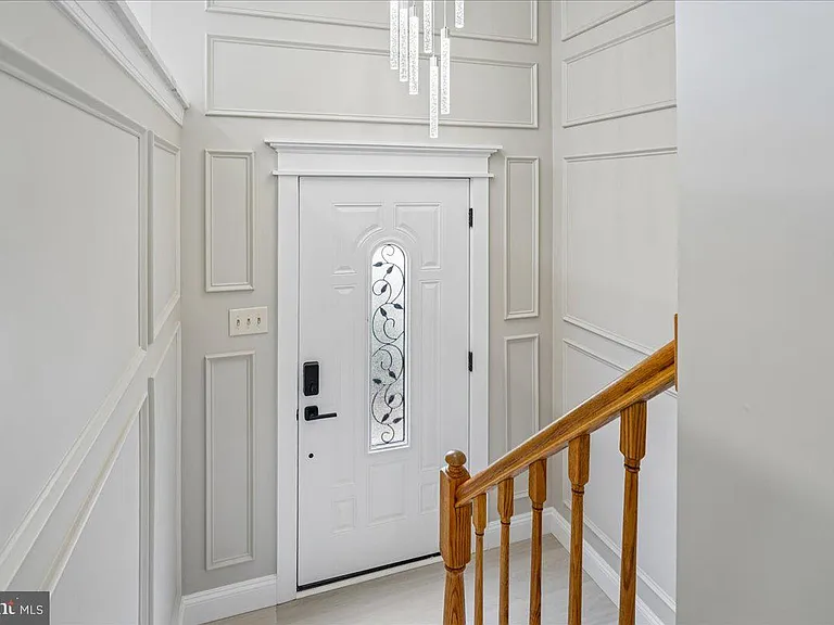 1315 Danberry Dr — Photo 2