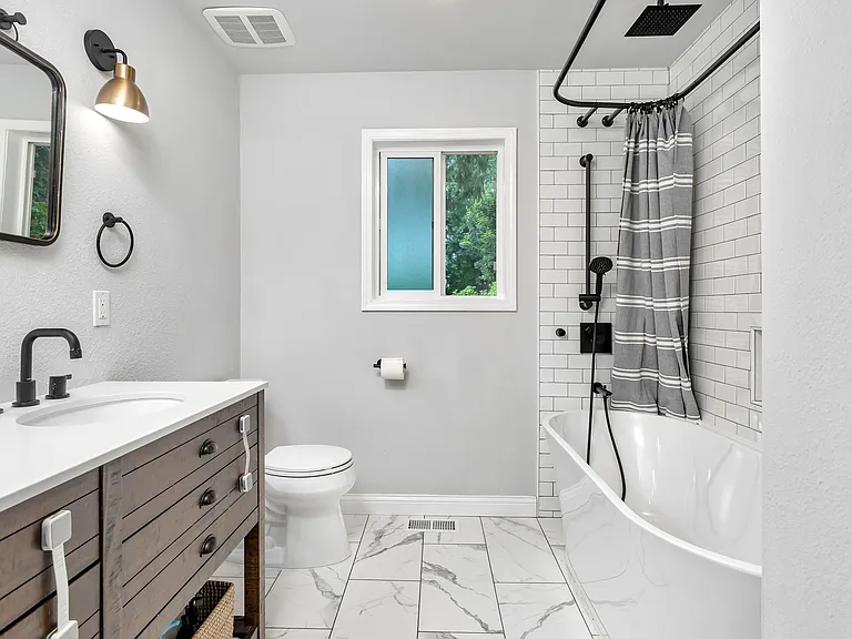 16933 Greentree Ave — Photo 24
