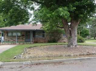 1924 19th St, Woodward, OK 73801