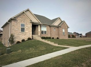 1054 Champions Cir, Simpsonville, KY