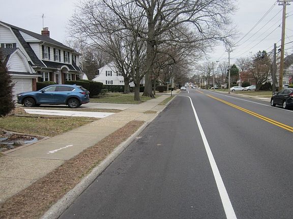 4th image of 301 Tulip Ave