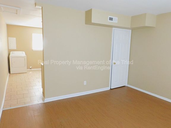 3rd image of 4302 Parker St #E