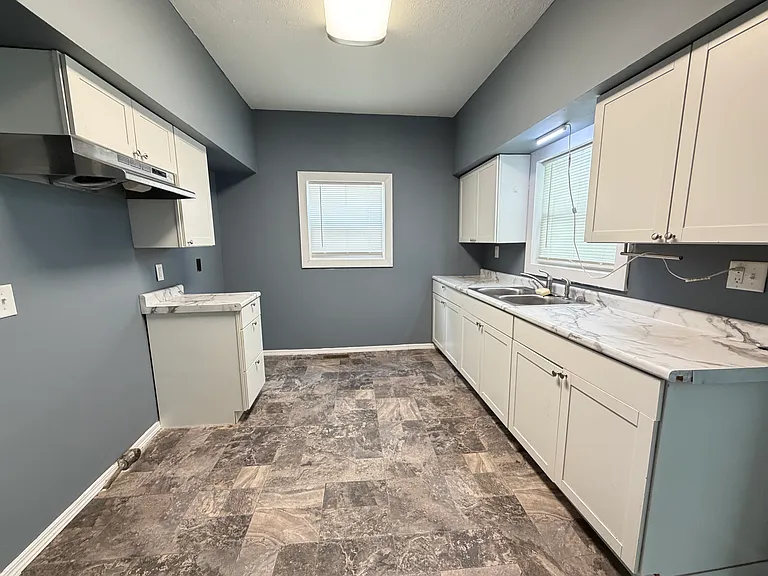 2114 Wayne Ave — Photo 8