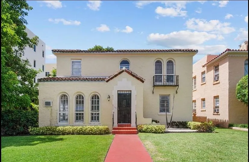 Building Photo - 114 Menores Ave #7