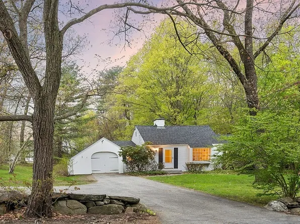 147 Harwood Ave, Littleton, MA 01460