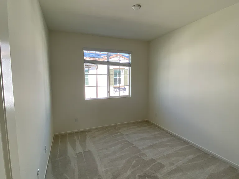 30395 Town Square Dr — Photo 20