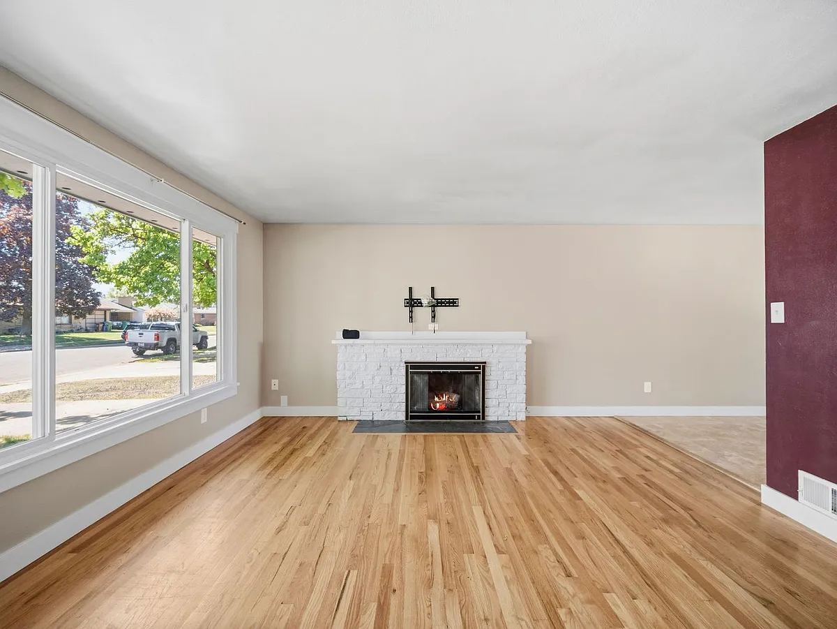 Building Photo - 3034 W Bismark Ave