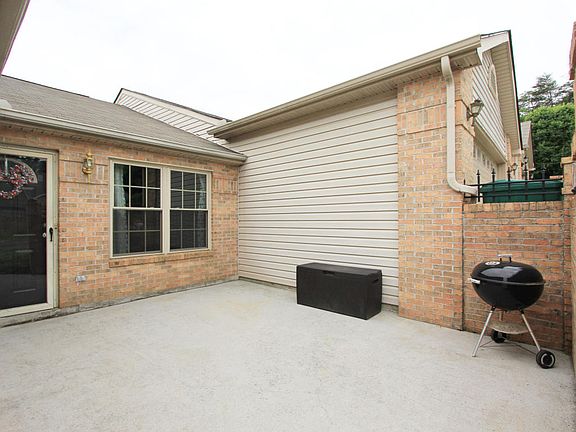 4th image of 816 Villaview Way