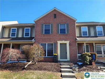 553 Ponds Edge Ln, Allentown, PA, 18104