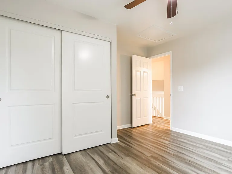 3907 S Halifax St — Photo 11