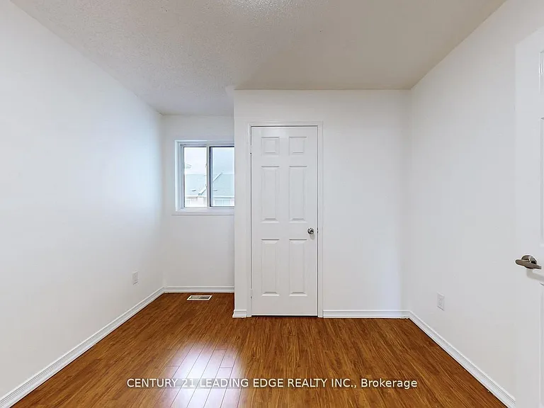 38 Rumi Cres — Photo 21