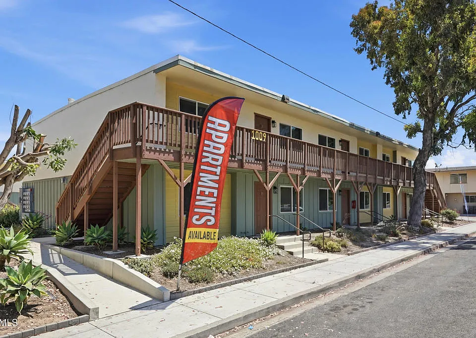 1009 E Jones St #330