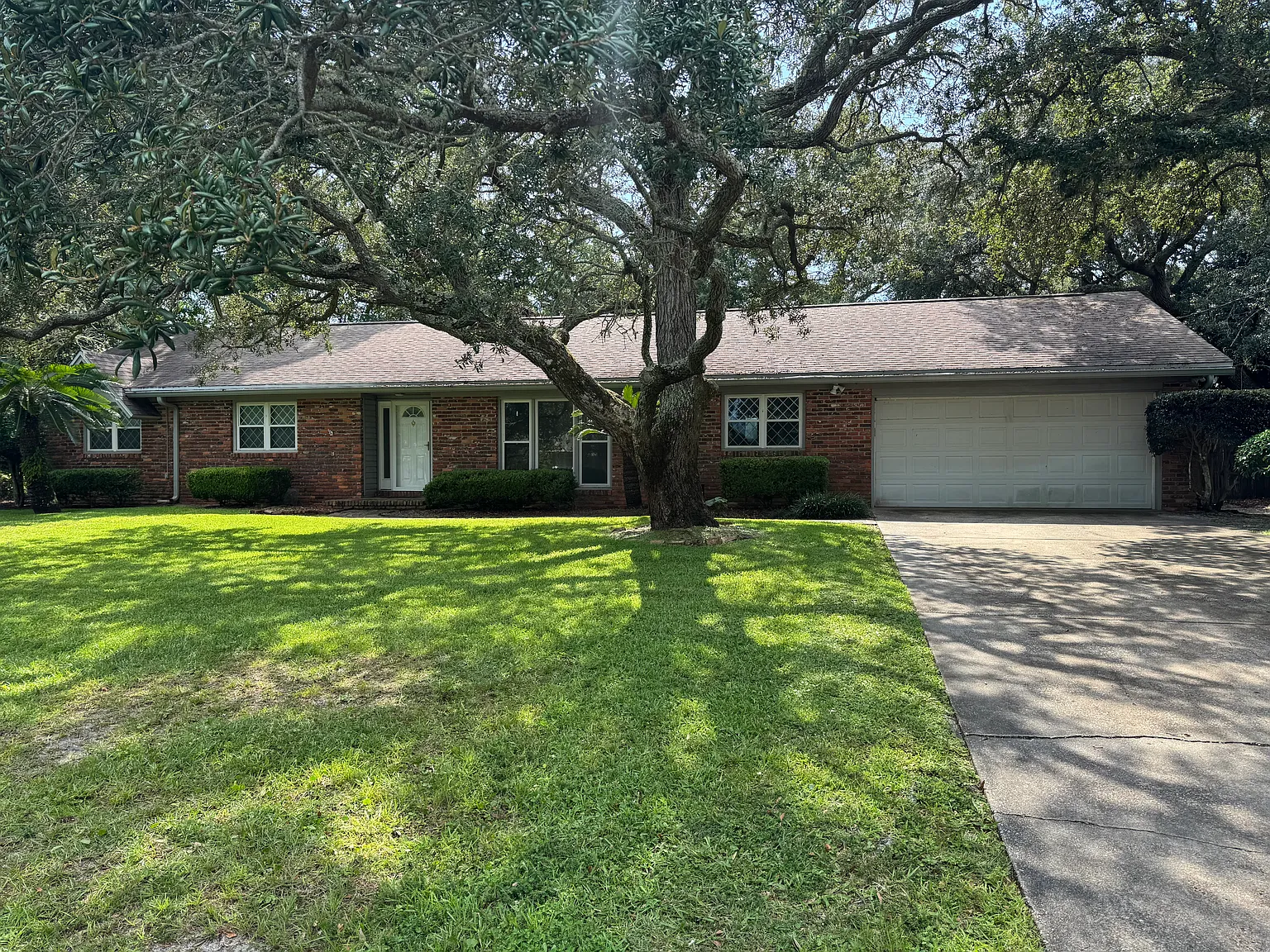 4 bed, 2010 sqft, $2,750 — Photo 1